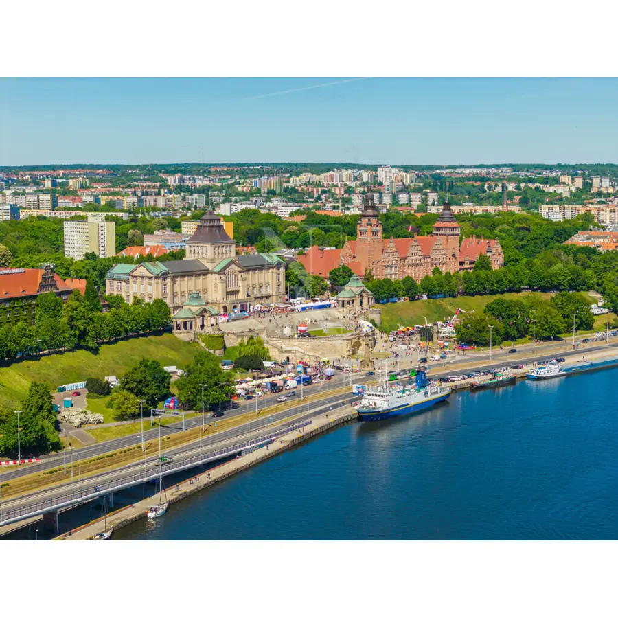 zachodniopomorskie, Szczecin, Stare Miasto, Cała kamienica przy bulwarach - 1 linia zabudowy!